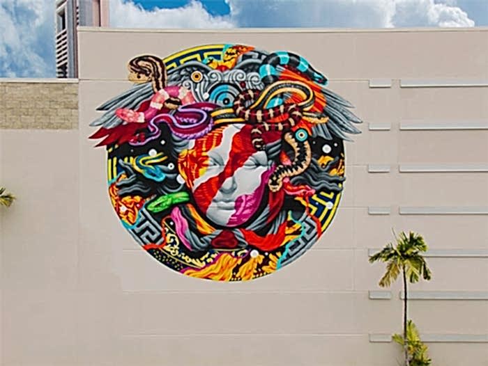 VERSACE WALL, 2014, Hawaii