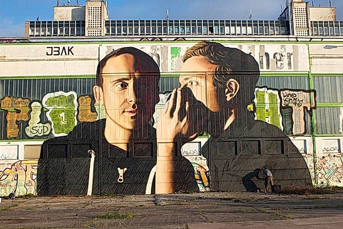 Kendine has tekniği olan James Bullough'tan 30 duvar resmi